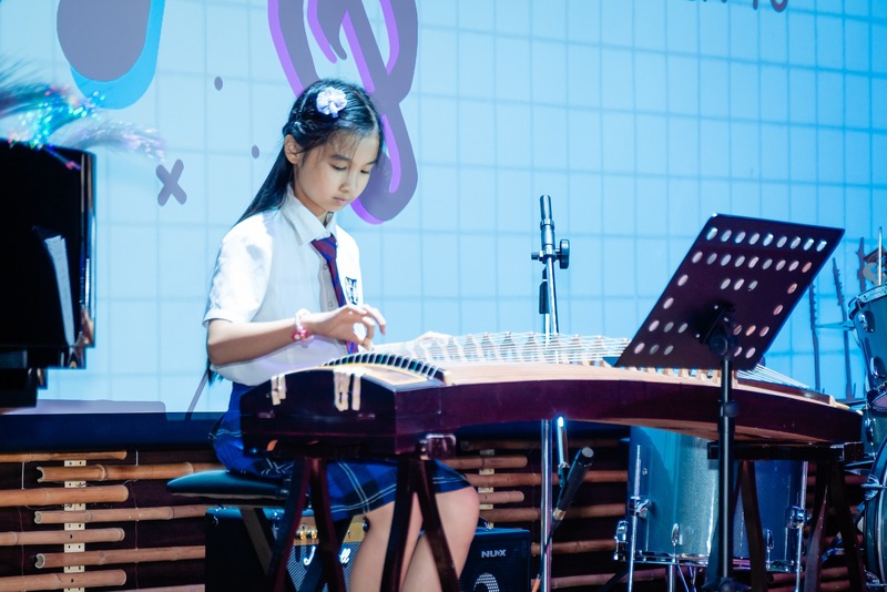 “Futari No Kimochi” – My Duyen, Year 6. This Japanese melody, performed on the traditional guzheng, was a refreshing fusion of Asian musical cultures. 