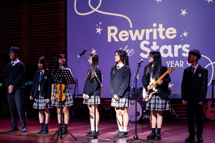“Rewrite the stars” by Year 9 was a wonderful harmony of multiple instruments and beautiful vocals.