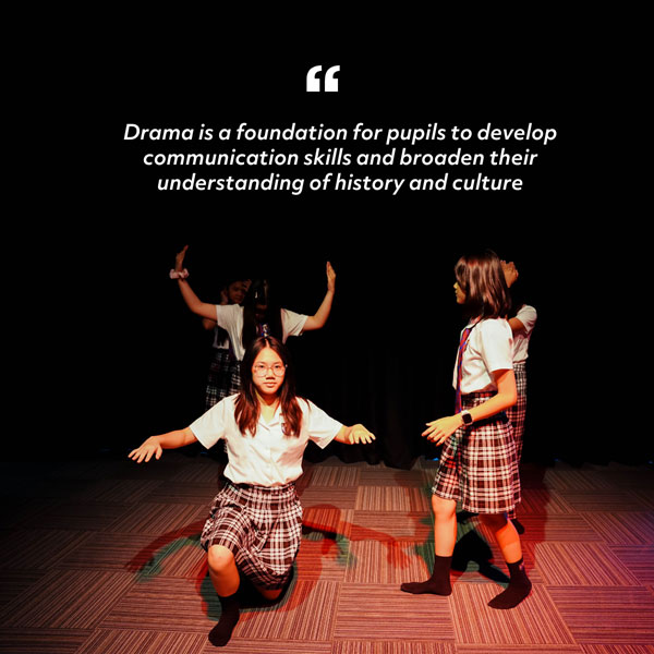 Physical-theatre-is-a-form-of-performance-where-movement-and-body-language-speak-louder-than-words.-1